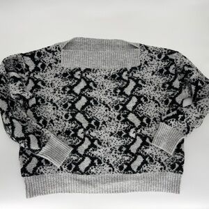 Peyton Primrose Gray & Black Animal Print Sweater XL